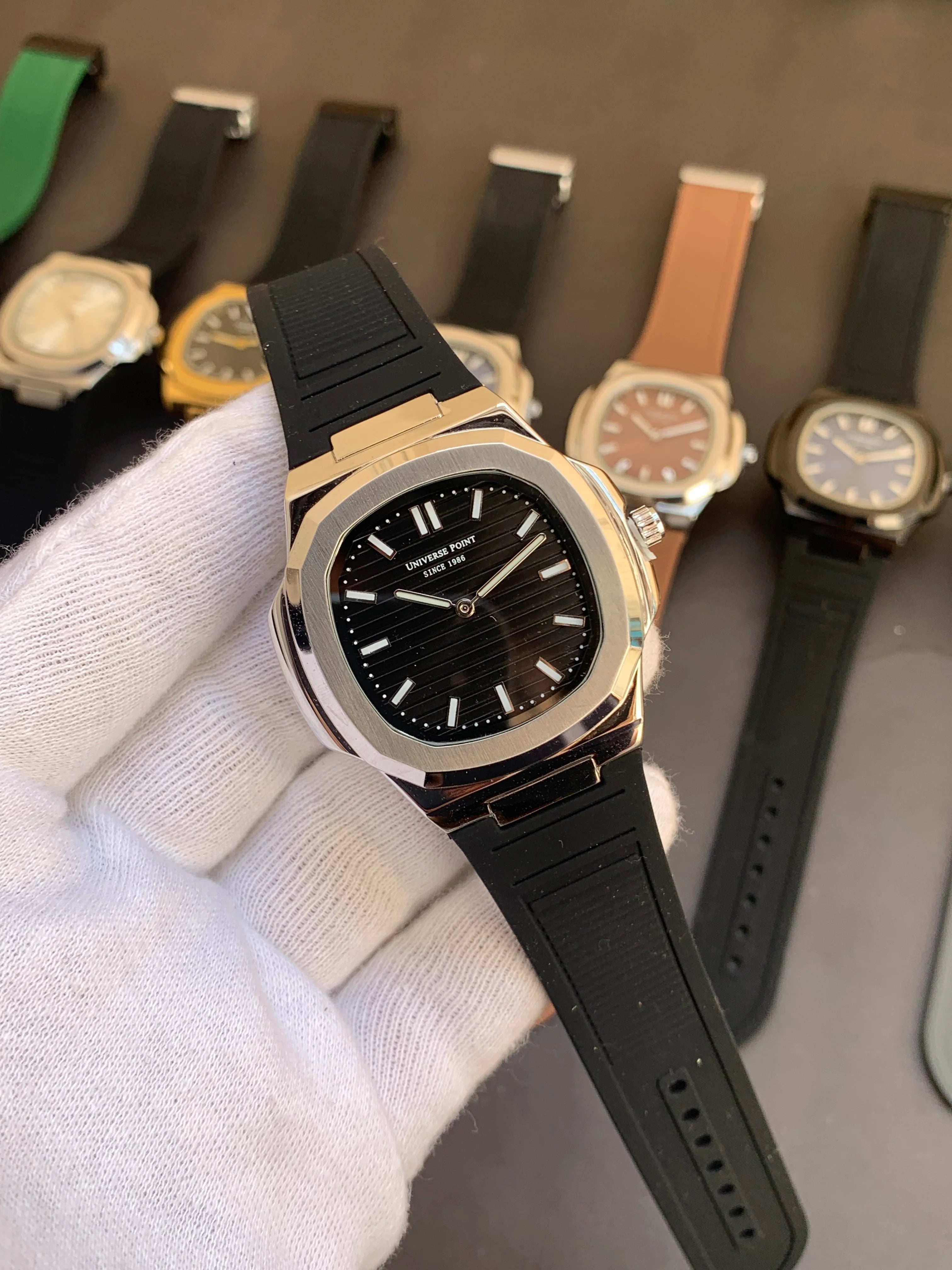 UNIVERSE POINT SILVER BLACK DIAL WITH SELICON STRAP